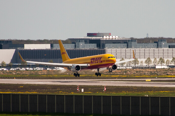 B767-3JHF(ER) EMA-LEJ (1)