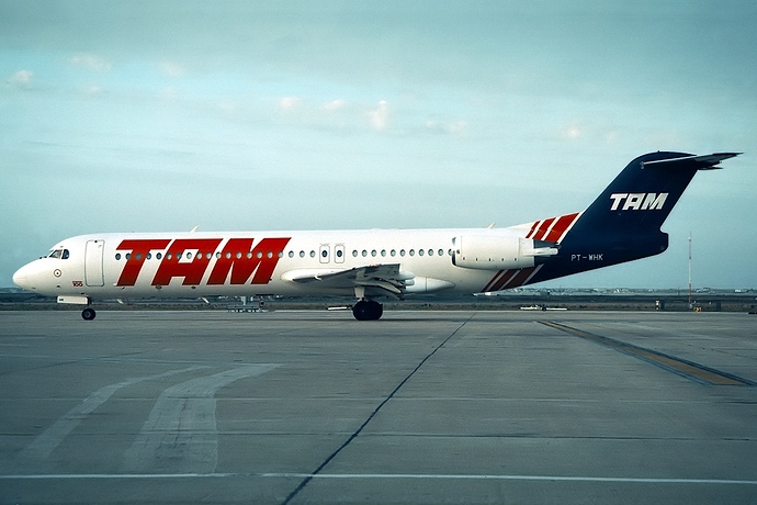 Fokker_100,_TAM_Linhas_Aereas_JP5957544