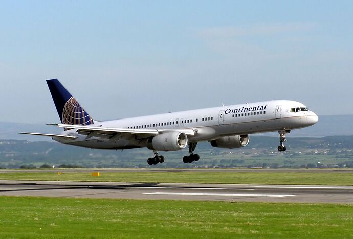 Continental-Airlines-Boeing-757-2005