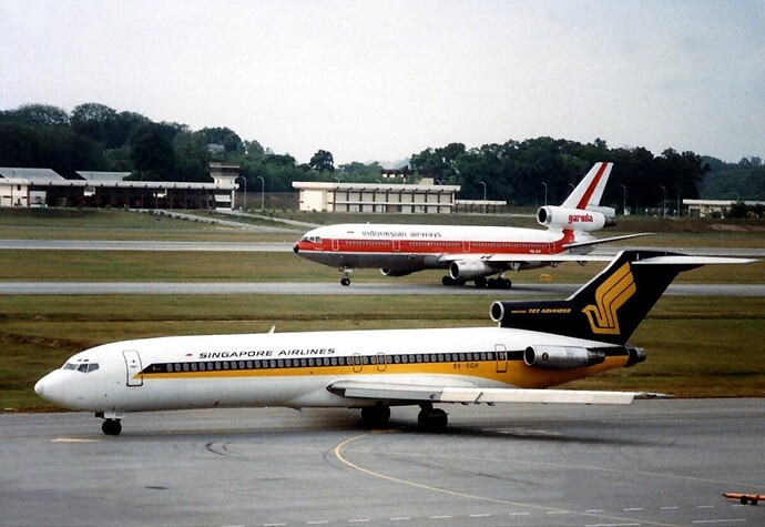 By Stefan Martin - http://www.airliners.net/photo/Singapore-Airlines/Boeing-727-212-Adv/0657637/L/, GFDL 1.2, https://commons.wikimedia.org/w/index.php?curid=17126205