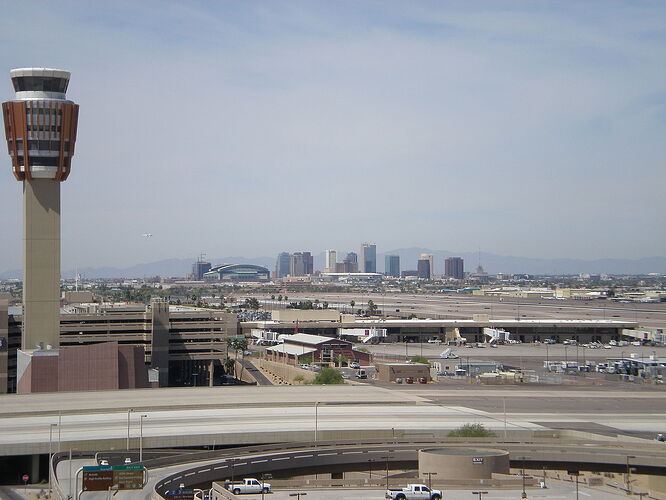 PHX_tower_with_downtown