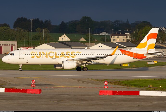 oy-tcd-sunclass-airlines-airbus-a321-211-wl_PlanespottersNet_1772540_4df33700ab_o