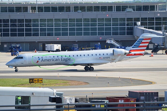AA CRJ700