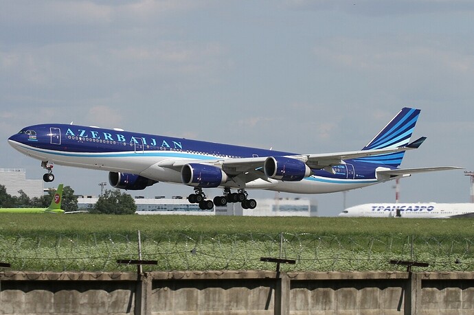 Airbus_A340-542,_AZAL_Azerbaijan_Airlines_JP7624026