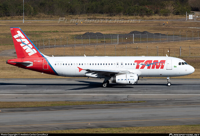 pt-mzt-tam-linhas-aereas-airbus-a320-232_PlanespottersNet_1199142_39731d5cc8_o