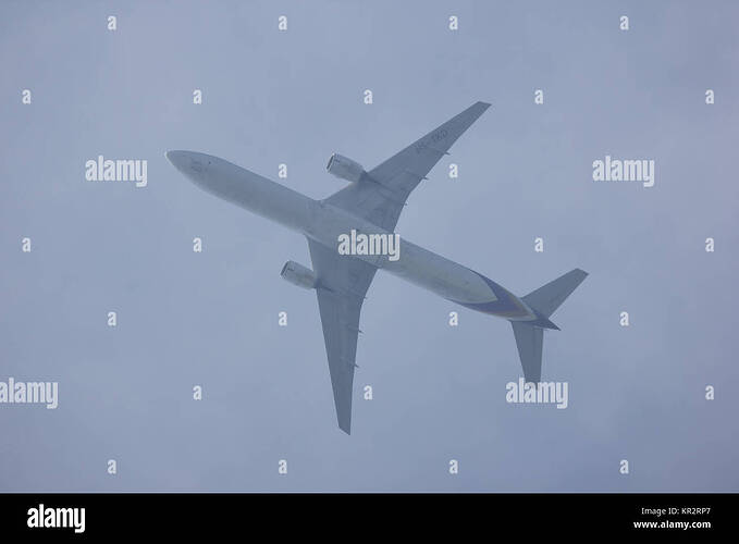 chiang-mai-thailand-december-7-2017-boeing-777-300-hs-tkd-tg103-of-KR2RP7