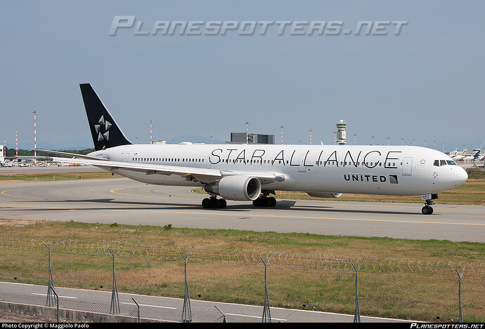 n76055-united-airlines-boeing-767-424er_PlanespottersNet_967902_2e0997f426_o