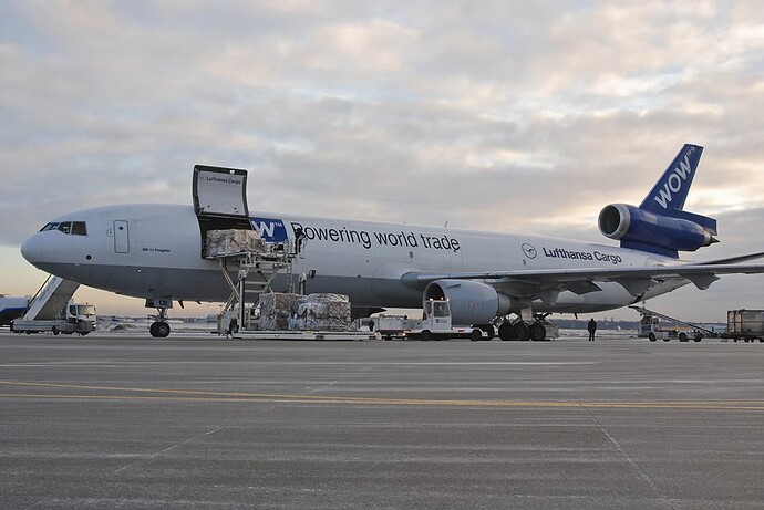 _Lufthansa_Cargo__MD-11f_D-ALCE_(3105329850)