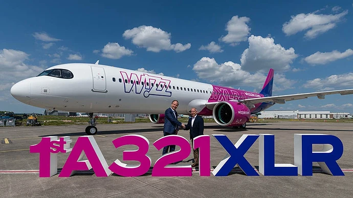 Christoph Zammert, Airbus EVP Head of A320 Family Program and Owain Jones, Chief Corporate Officer Wizz Air , at the delivery of the first A321XLR to Wizz Air. PHOTO CREDIT: AIRBUS SE