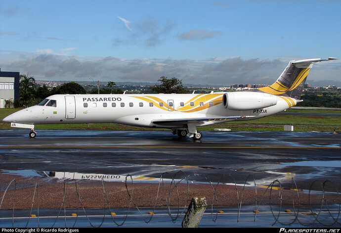 pt-tja-passaredo-transportes-aereos-embraer-erj-135lr_PlanespottersNet_264927_59c05528a3_o