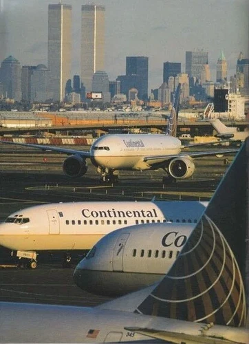 newark-airport-in-the-early-2000s-v0-p21oesem9srd1