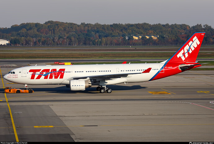 pt-mvs-tam-linhas-aereas-airbus-a330-223_PlanespottersNet_671009_849620ee0f_o