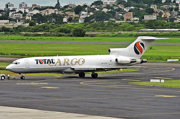 By Rafael Luiz Canossa - 727-200F TOTAL CARGO SBPA, CC BY-SA 2.0, https://commons.wikimedia.org/w/index.php?curid=57045957