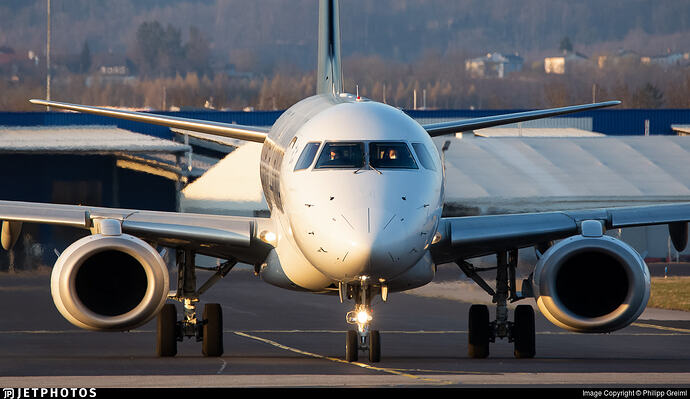 Air_dolomiti_star_alliance_e195_5