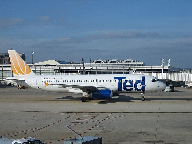 Ted_A320-232_(N470UA)_taxiing_at_Ronald_Reagan_Washington_National_Airport