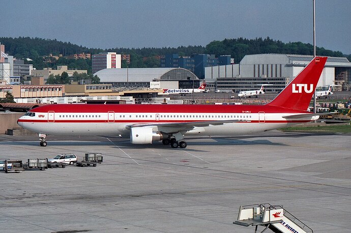 By Kambui - LTU - Lufttransport-Unternehmen Boeing 767-3G5/ER D-AMUJ, CC BY 2.0, https://commons.wikimedia.org/w/index.php?curid=58132688
