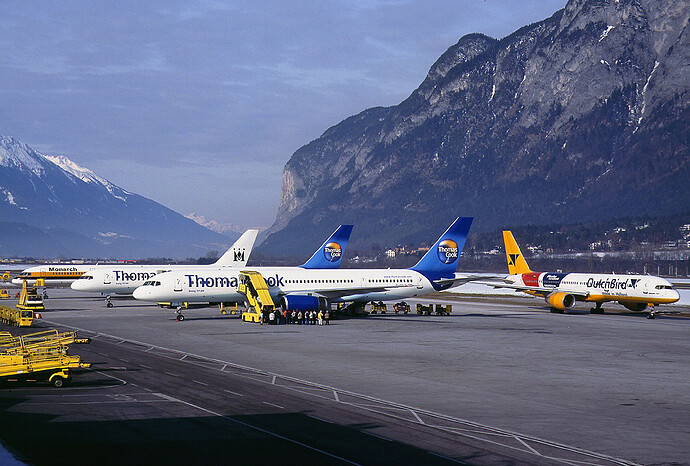 Thomas_Cook,_Dutchbird,_and_Monarch_757s_at_Innsbruck_Wedelstaedt