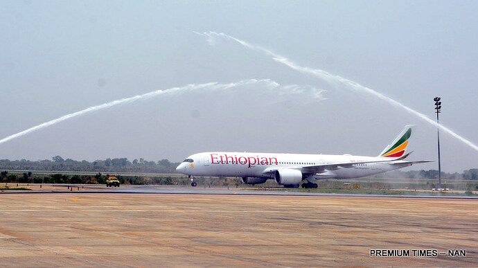 PIC14.-FIRST-FLIGHT-ARRIVE-AT-NNAMADI-AZIKIWE-INTERNATIONAL-AIRPORT-IN-ABUJA