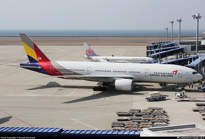 hl7742-asiana-airlines-boeing-777-28eer_PlanespottersNet_398946_3e34dee33e_o