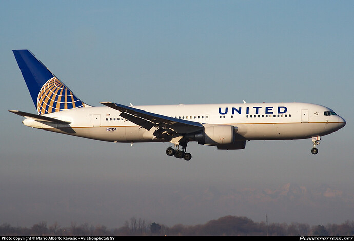 n69154-united-airlines-boeing-767-224er_PlanespottersNet_790405_2b4b153ee3_o
