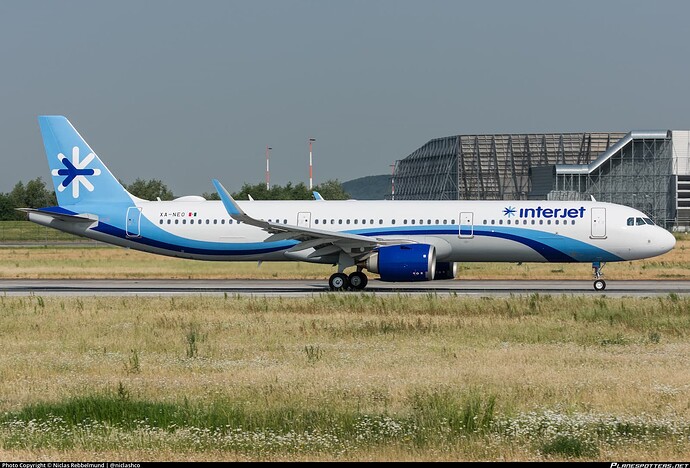 xa-neo-interjet-airbus-a321-251n_PlanespottersNet_840608_6576979500_o