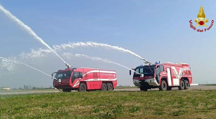 Fire truck airport.PNG