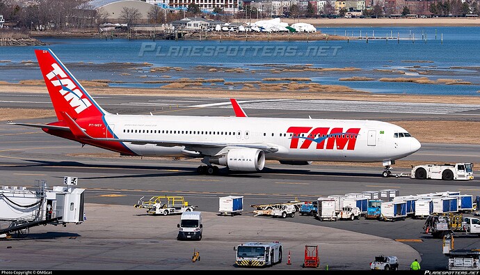 pt-msv-tam-linhas-aereas-boeing-767-316er-wl_PlanespottersNet_1327926_208af4c71c_o