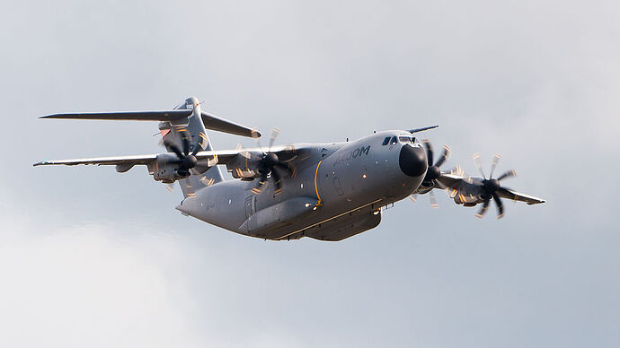 1024px-Airbus_A400M_EC-404_ILA_2012_05