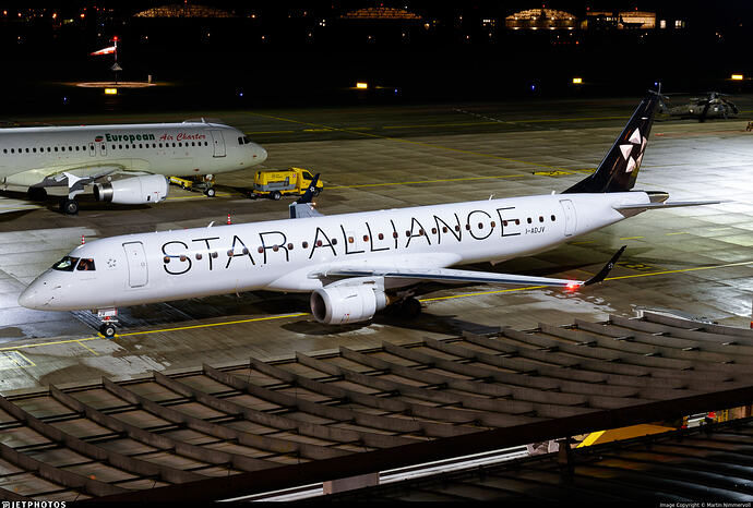 Air_dolomiti_star_alliance_e195_3