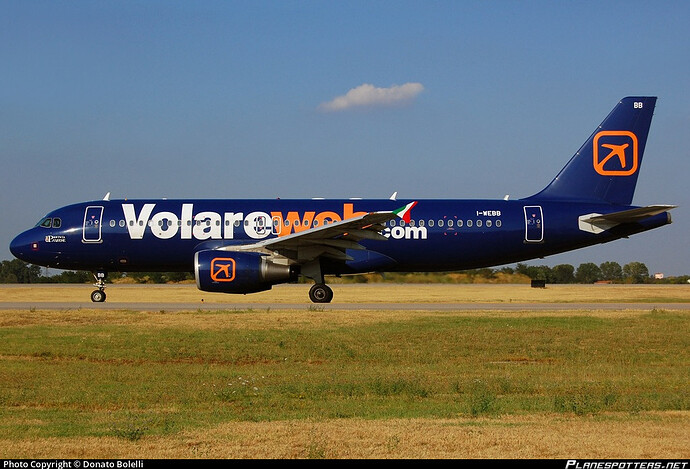 i-webb-volareweb-airbus-a320-214_PlanespottersNet_246012_10c7c70382_o