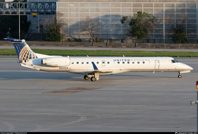 n14125-united-express-embraer-erj-145xr_PlanespottersNet_1303064_ebffce1ac9_o