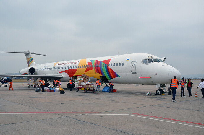 Canadian_Airways_Congo_McDonnell_Douglas_MD-82_at_Maya-Maya_Airport