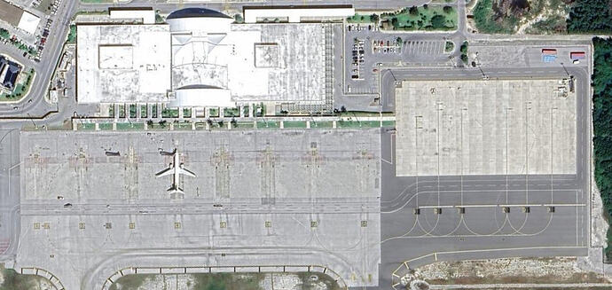 Airport_photo_2