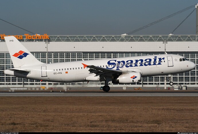 ec-iyg-spanair-airbus-a320-232_PlanespottersNet_1255351_3e96f0d988_o