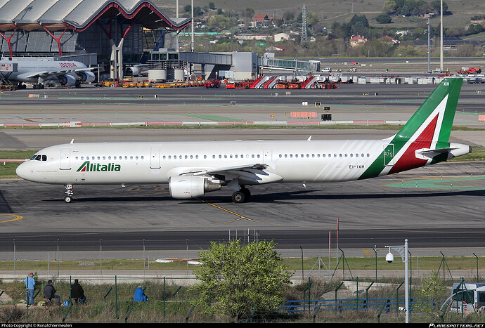 ei-ixh-alitalia-societa-aerea-italiana-airbus-a321-112_PlanespottersNet_1258719_523726c215_o