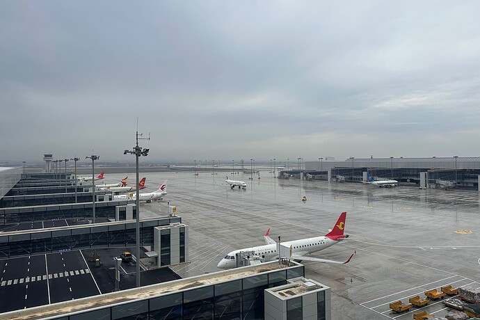 乌鲁木齐天山国际机场停机坪_Urumqi_Tianshan_International_Airport_apron