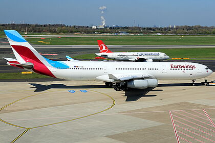 1188860_1983111f7d_280