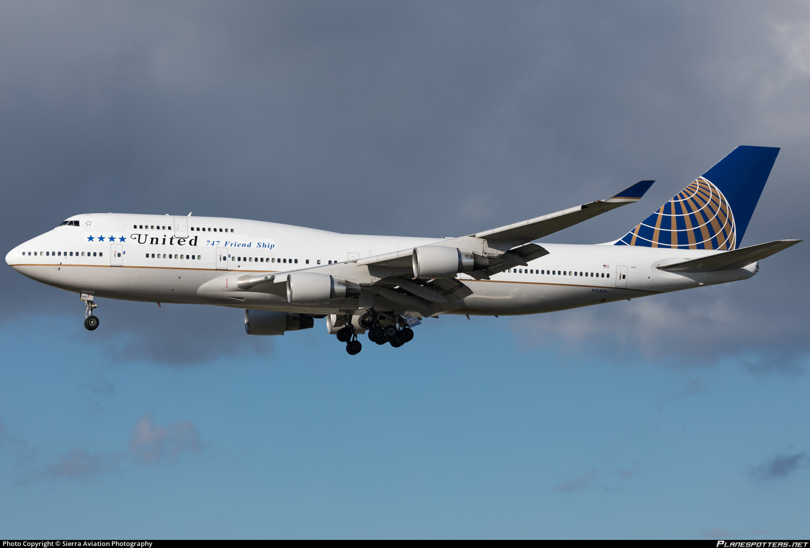 UAL / B744 - United Airlines ('747 Friend Ship' special